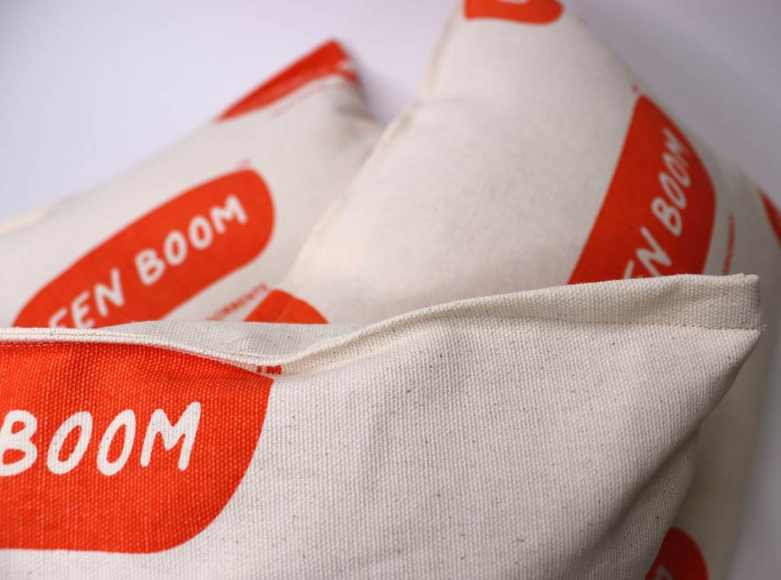 Close-up van het katoenen omhulsel en de naad van Green Boom