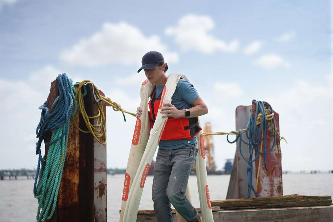 Green Boom-absorptiemiddelen in de maritieme sector